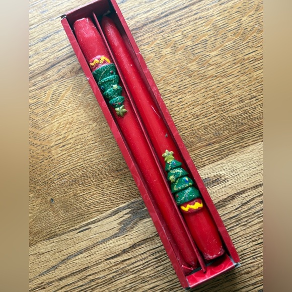 Pair of Vintage Red candles with Christmas Tree - Picture 5 of 7